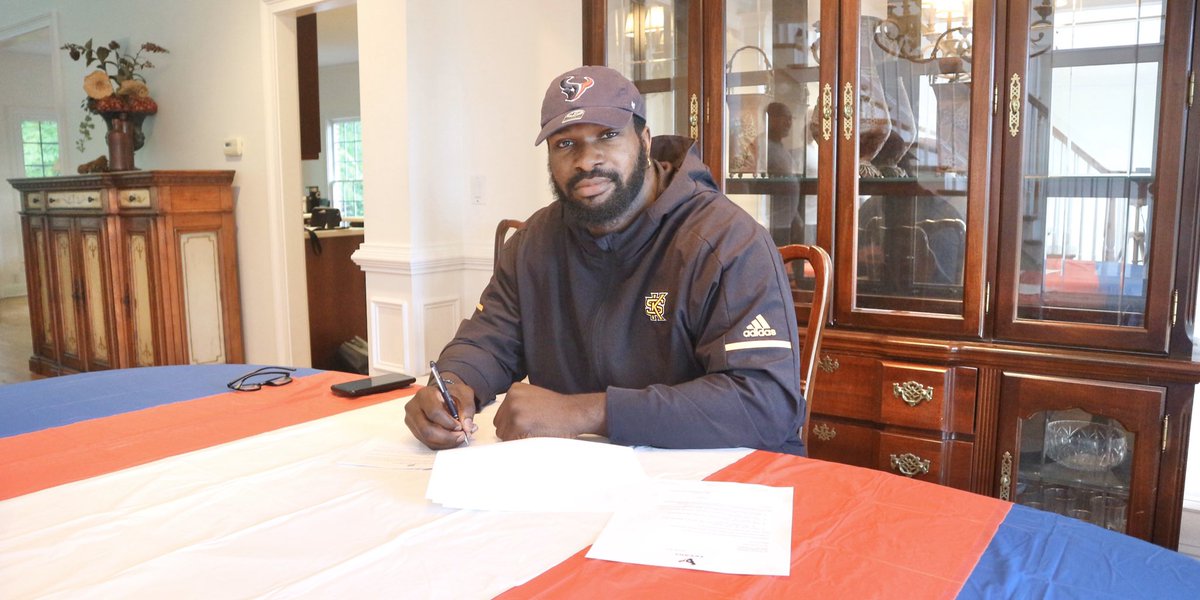 auzoyah's tweet photo. IT’S OFFICIAL 🤘🏿❤️💙 @HoustonTexans #Houston #Texans 
@kennesawstfb 
@UWGAthletics https://t.co/BgcWNC5baC