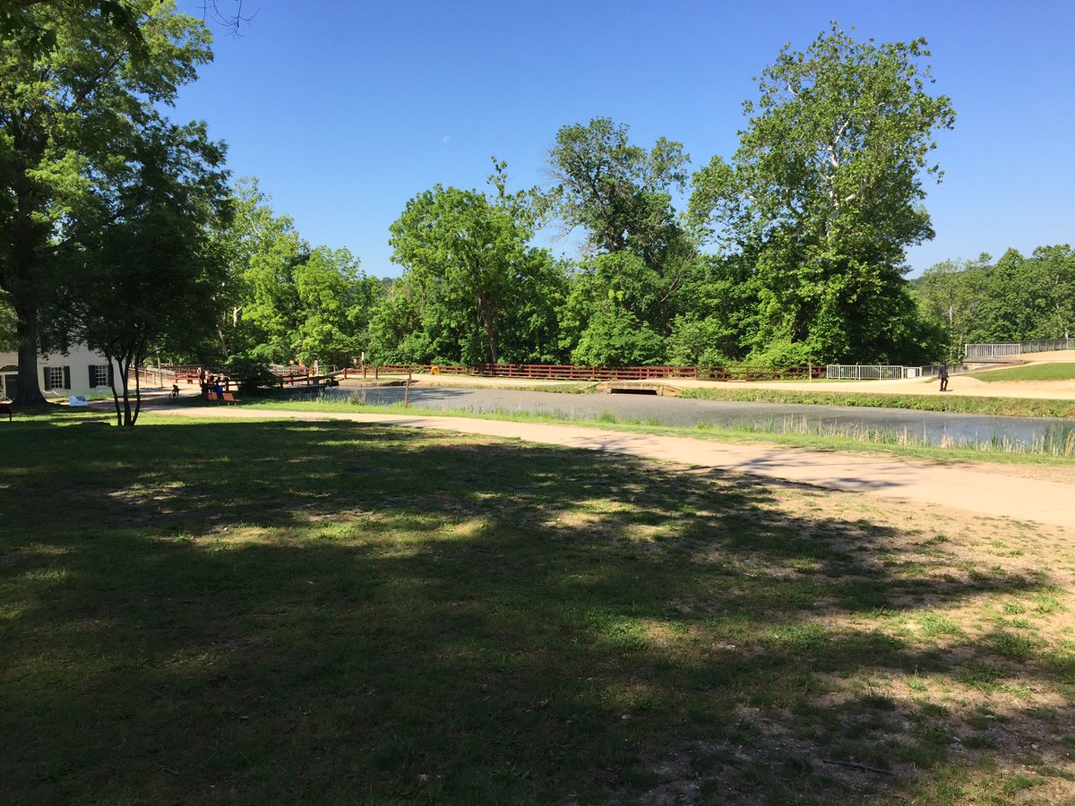 ChrisClimate's tweet photo. In addition to #April2020, how many other cooler/wetter than average #Aprilโs have occurred in DC during the last 30 years ? https://t.co/hDs4UXUJVt #FeelingLikeSpring ? https://t.co/SDwa18AHM9