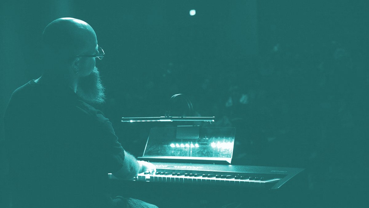 A really nice feature article about The Face Zone and the show I did at WestPo earlier this year...
westpotomachs.fcps.edu/features/teach…
#thefacezone #westpo #imagination #performingartist