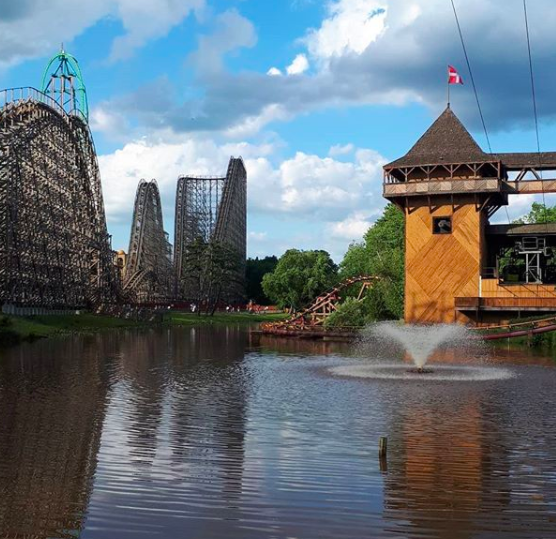 themeparks33's tweet image. Favorite ride at Six Flags Great Adventure?⬇️ ----------------------------------------------------
#sixflags #sixflagsgreatadventure #newjersey #usa #kingdaka #batman #safari #family #familytime #popcorn #themeparks #rollercoasters #thrillride #travel #stayhome #staysafe