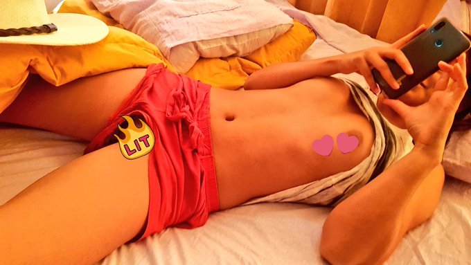 Tarde de video https://t.co/UO0iDRydik<a href="/tag/sexy"class="tags"><span>#sexy</span></a><a href="/tag/usa"class="tags"><span>#usa</span></a><a href="/tag/hotgirl"class="tags"><span>#hotgirl</span></a><a href="/tag/buensabado"class="tags"><span>#buensabado</span></a><a href="/tag/footfet%C4%B1sh"class="tags"><span>#footfetısh</span></a><a href="/tag/mouthfetich"class="tags"><span>#mouthfetich</span></a>