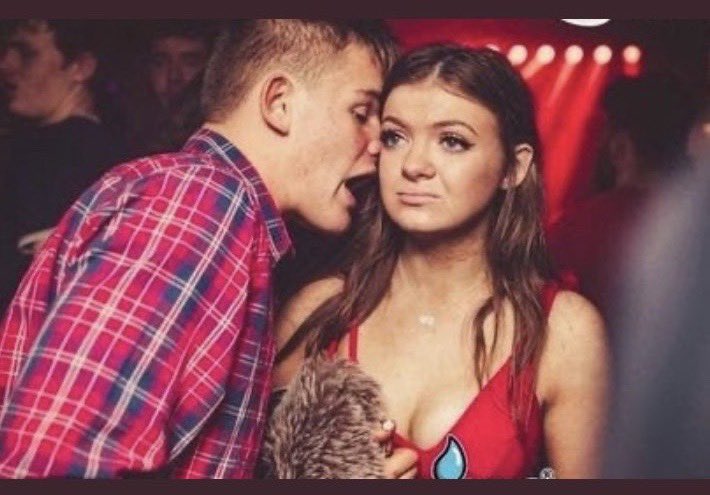 _JamaicaJamaica's tweet photo. “So I made this Goan Curry and overcooked my Naan, a bit. Then loads of accounts started taking the piss out of it on Boxing Twitter” https://t.co/ARnzp7ghNk