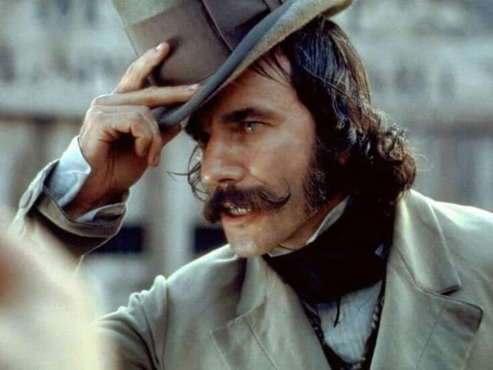 Happy birthday sir Daniel day lewis                  