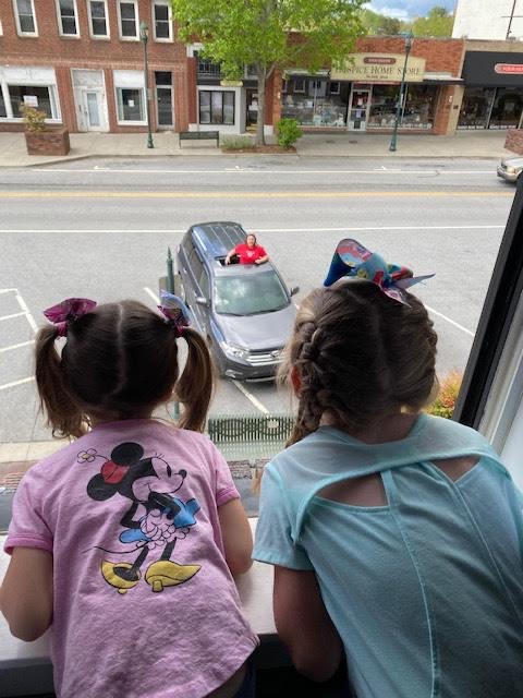 hescubcats's tweet photo. Teachers are getting creative during this #LearnFromHome time. While students can't physically come to school, Mrs. Schandevel is bringing a hands-on lesson to them. Mrs. Upton can also be found throughout the town doing drive-by visits with her students! #HCPSFamily #CubcatPride https://t.co/civA2WuF0y