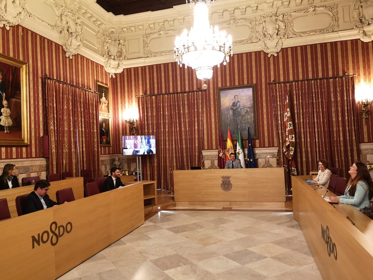 _JuanEspadas's tweet photo. Todos los grupos políticos de la corporación municipal vamos a trabajar juntos para alcanzar acuerdos que contribuyan a la reactivación económica y social de la ciudad. Sevilla va a avanzar desde el acuerdo y el consenso.

#ReactivaSevilla @Ayto_Sevilla https://t.co/vK8mqKMeIV