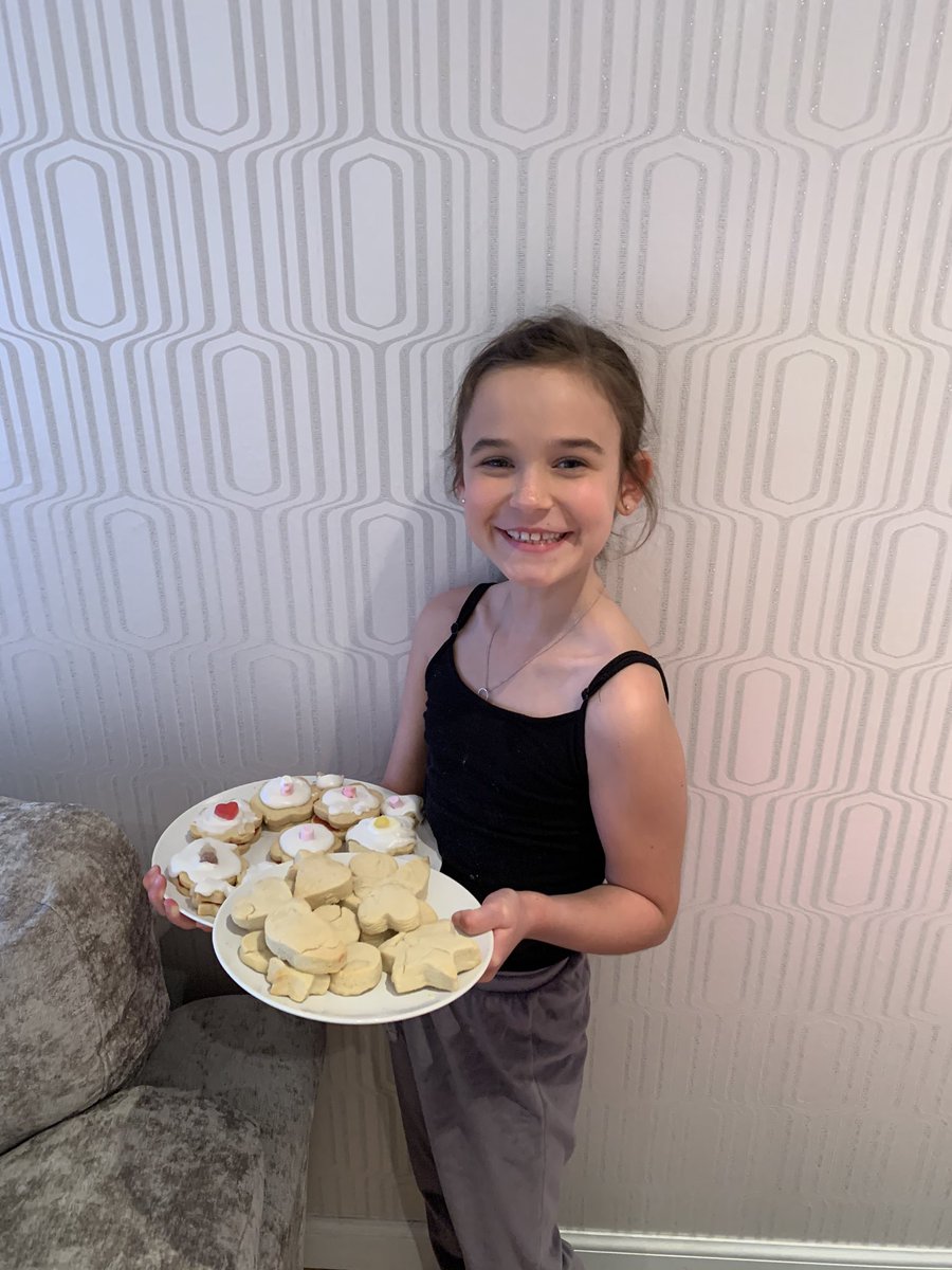 Today S made empire biscuits and shortbread for her daddy 😋 <a href="/MissBrownLVPS/">Miss Brown</a>  She enjoyed weighing out all the ingredients and mixing them all together <a href="/fowler_james/">James Fowler</a>