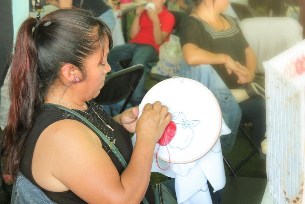 ConsejoSupremoH's tweet photo. Se cancela en Encuentro Anual del Pueblo Hñahñu 2020

Nuestro reconocimiento a todos los artesanos, creadores, artistas, y familias que año con años nos visitan y hacen de esta conmemoración el evento más grande de Hidalgo | @roberto_pedraza @NayeMejia6 https://t.co/u32jbTuA6q