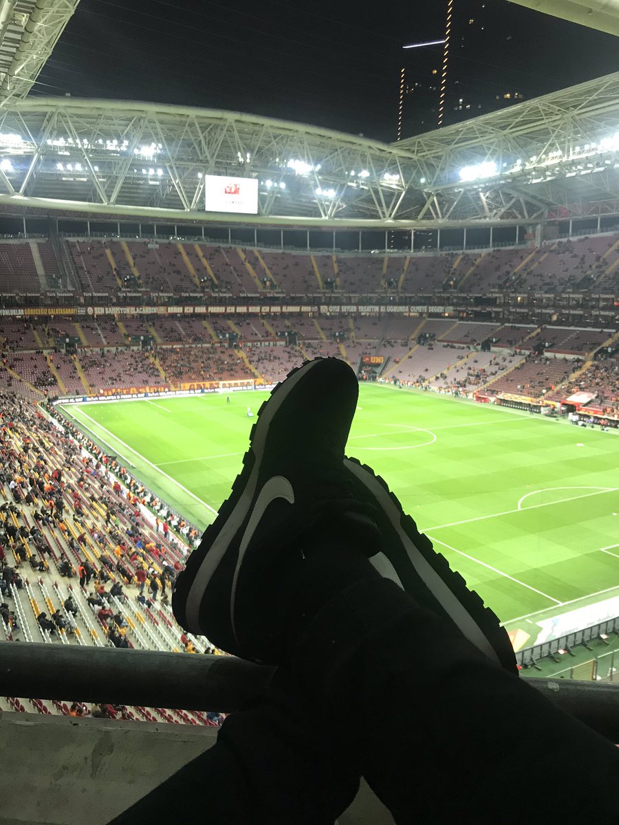 NecatiSURAT's tweet photo. Özlendin be mabet 💛❤️ #Galatasaray #ultraslan #galatasaray #turktelekomarena https://t.co/dS7pC0oiSa