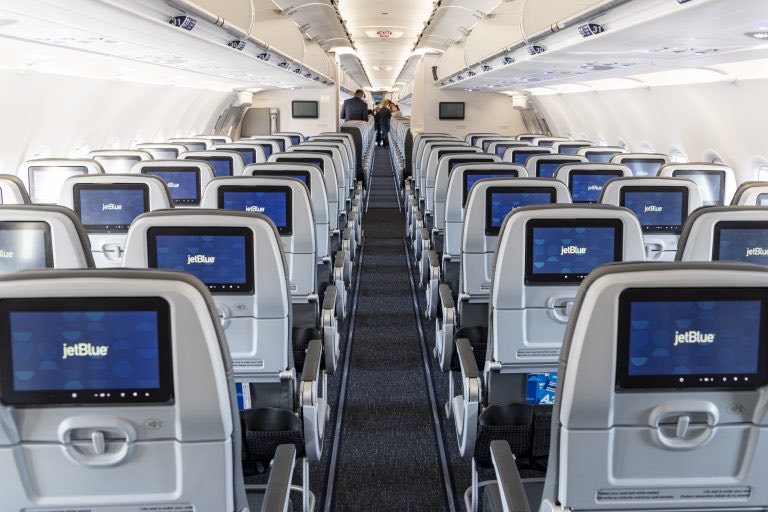 PIREP_us's tweet image. JetBlue to Require Masks for All Onboard.                                               Read about this and more at pirep.us