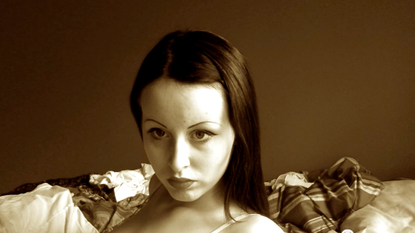 miss0star_'s tweet photo. gonna get in the bath in a bit ... come watch? https://t.co/UReXtRfrNg