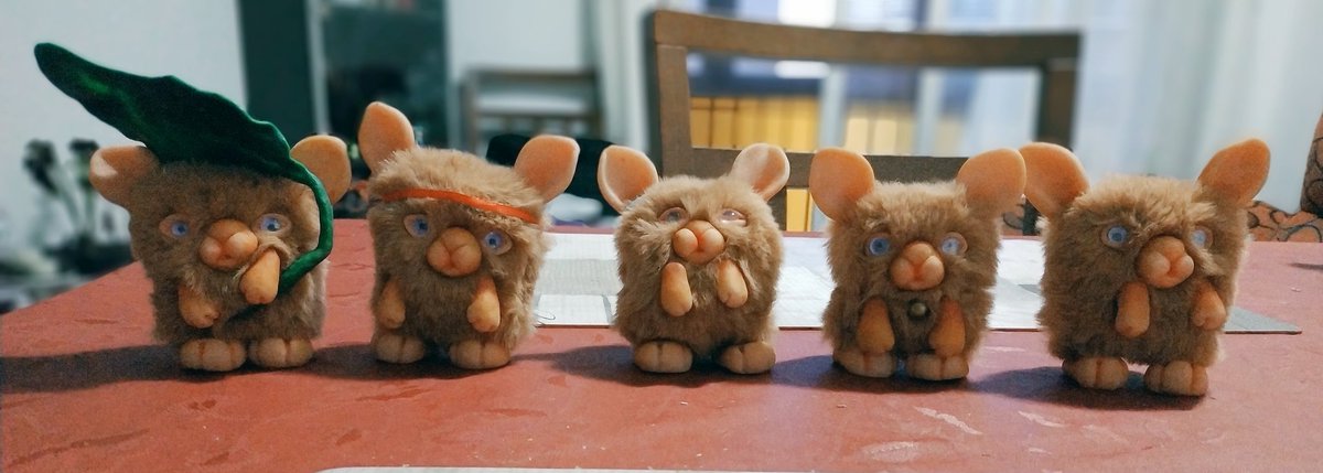 silvestrin's tweet photo. La familia va creciendo poco a poco. Los Brunnys todos iguales, todos diferentes. #arttoy #brunny #polymerclay #polymerclayart #sculpey #handmade #art #clayart #clayartist #polymerclaycraft #madewithlove #creations #soft #plush #snowrabbitcrafts #softtoy #handmadetoy #stuffedtoy https://t.co/jwLIPjHJU6