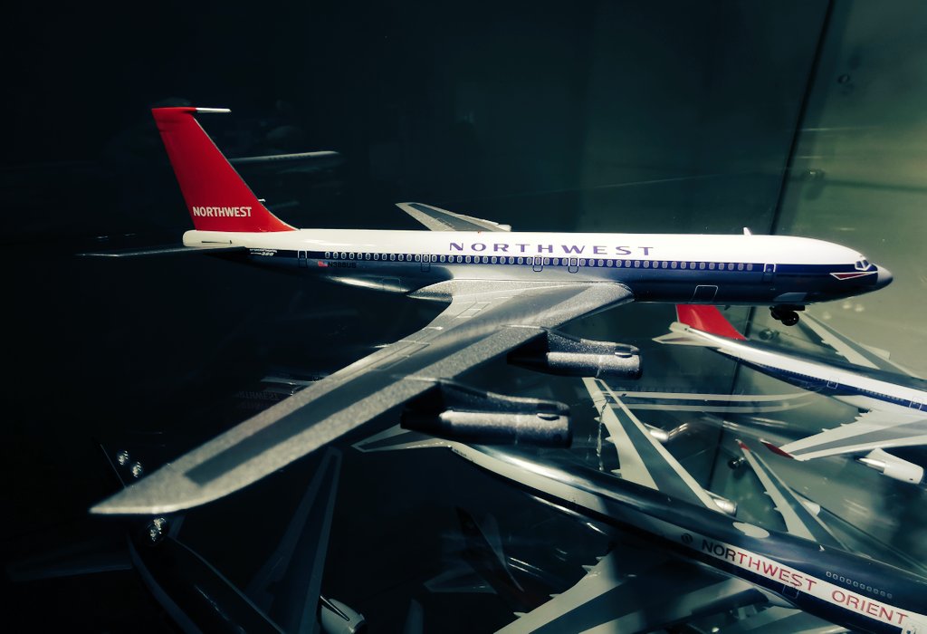 nwa_airlines's tweet photo. New addition to the collection! #N386US by #Jfox. 1/200 scale model!
#B707 #NorthwestAirlines #Fanjet #Orient #nwa https://t.co/8EzIhptIxX