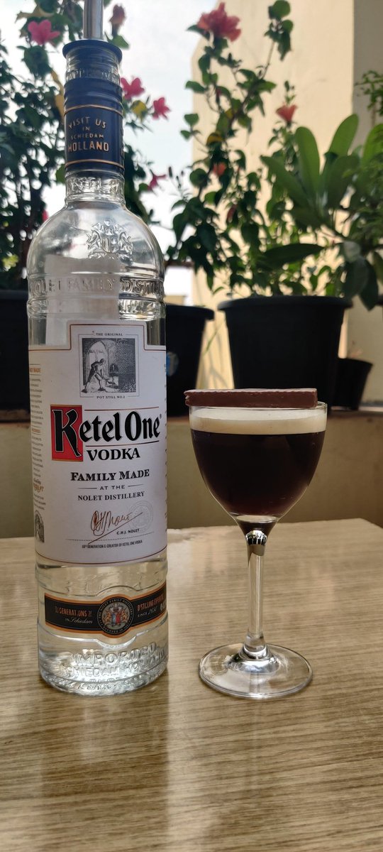 Lionise_India's tweet photo. #QuarantineAndChillWithLionise Episode 10 : Chapay Anand, Mixologist & Bartender, shares how to make Espresso Martini at Home. This cocktail was crated by Dick Bradsell.
https://t.co/GOsqsEpNPf
#espressomartini #diymartini #mixology #mixologist #bartender #midweekdrinking https://t.co/gTuB98ITDi