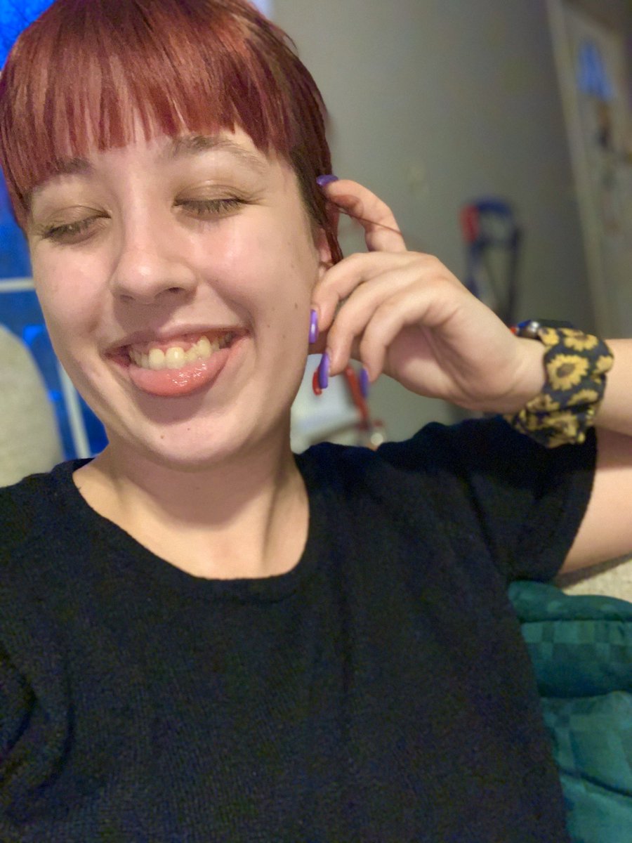 TheRealLizzy98's tweet photo. Wow...I haven’t taken pictures of myself in so long so here I am I’m my unnatural habitat.😅💁🏼‍♀️ https://t.co/13foYwk6yH