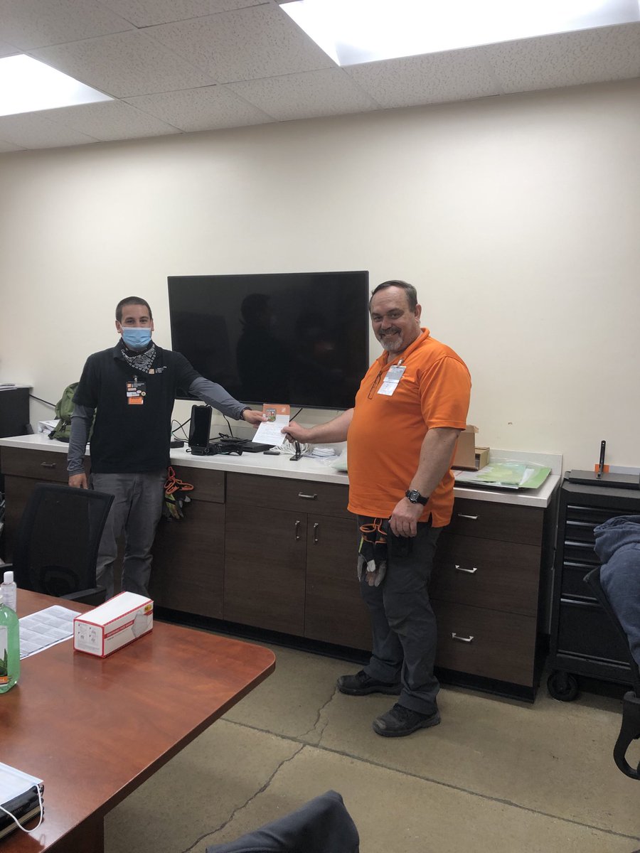 Chico Evans/Georgette Dow: Thank you Jeffrey for supporting all of the stores and MET teams everyday!  Keep up the great work!!! ⁦<a href="/dow_georgette/">MET_D34_DOW_HD</a>⁩ ⁦<a href="/kattyniner/">kathy</a>⁩ ⁦@ChicoEvansHD⁩