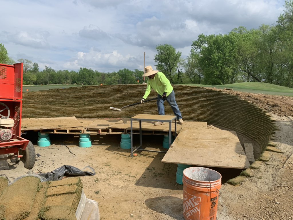 ChrisYoungc3's tweet photo. @EcoBunkerLtd @kregen515 @Reavis38 Here you go. Permaedge installation and finished product https://t.co/OJIyotWIKF