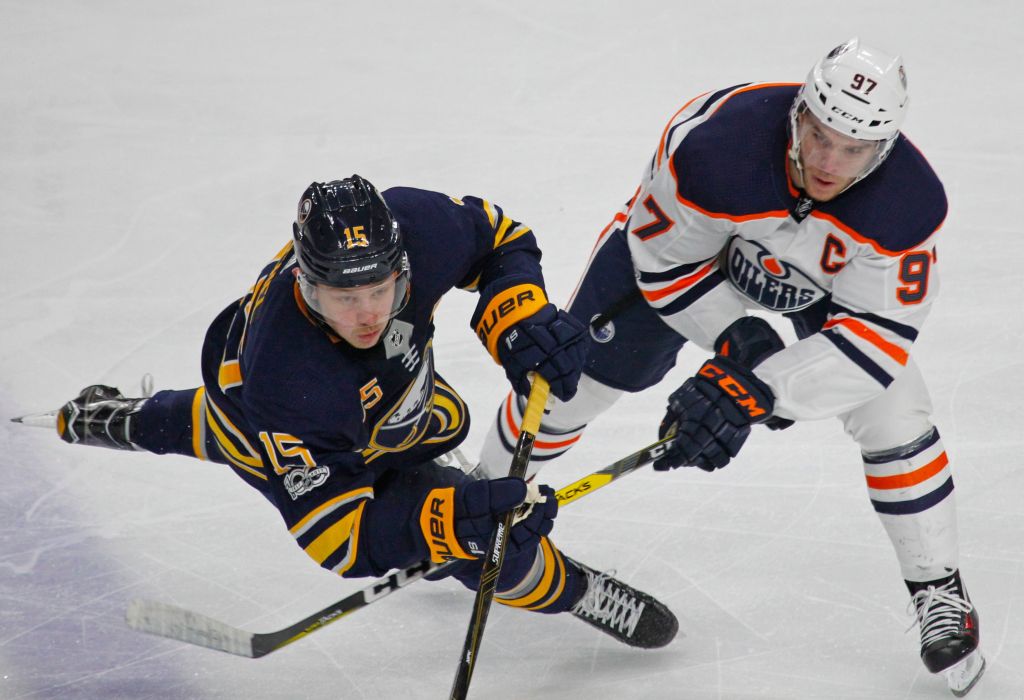 DEADLINE's tweet image. NHL Eyes Letting Players Return To “Small Group Activities” In 2-4 Weeks – Maybe dlvr.it/RVjv65