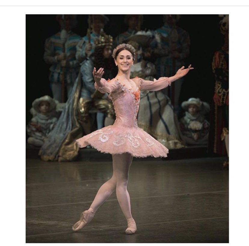 gabysartorio's tweet image. FELIZ DÍA QUEEN NELA !! 💫👑 la danza en persona ! ⁦@MNunezOfficial⁩  💛 #DiaInternacionalDeLaDanza