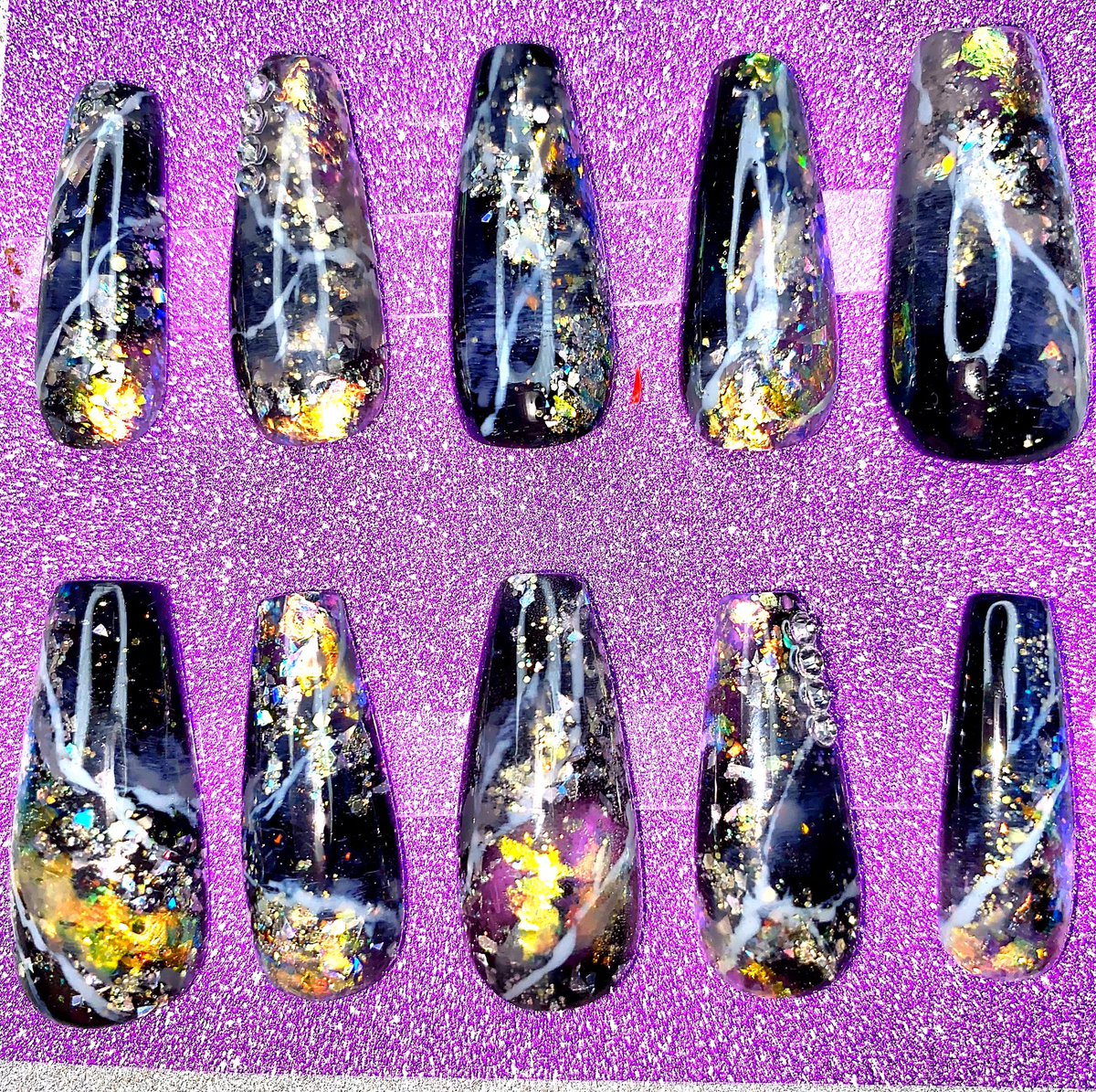 Black Quartz acrylic nails etsy.com/ca/shop/Ambers… #acrylicnails #luxurypressonnails #pressons #pressonnails #pressonnailsforsale #blacknails #blackacrylicnails #acrylics #blackquartz #blackmarble #quartznails #quartz