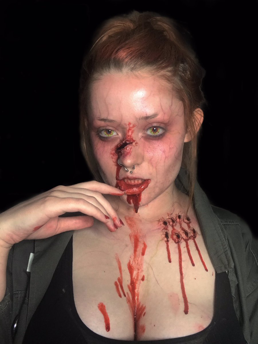 linercrime_'s tweet photo. Bite me. https://t.co/u59melUjFK