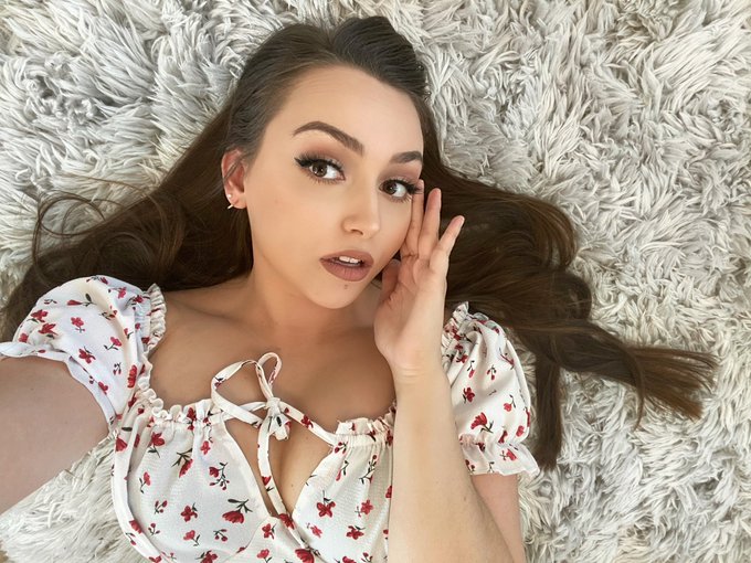 TW Pornstars - Julia Raleigh. Pictures and videos from Twitter. Page 7