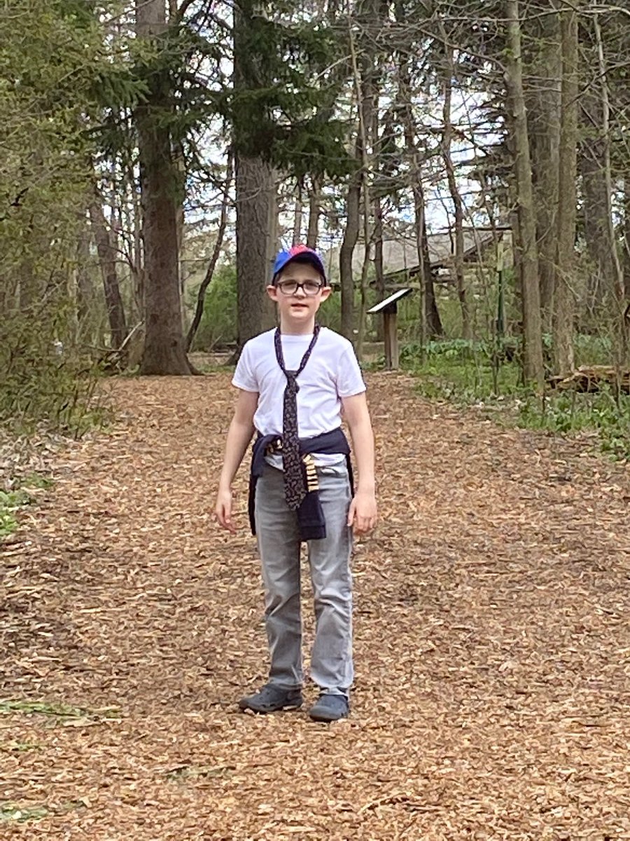Getting a hike in before the rain. Way to go staying active. ⁦<a href="/WindsorWildcats/">WindsorWildcats</a>⁩