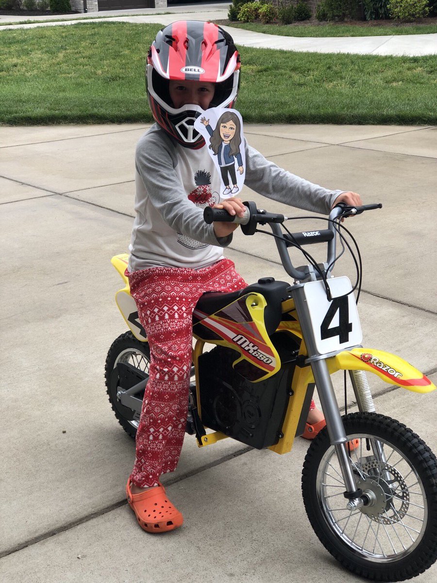 Sjames4school's tweet photo. More fun with “Flat Ms. James” and some of her sweet 2nd graders at ILE. #SumnerConnect #ILEWARRIORS @co_sumner https://t.co/LBLV0LMse8
