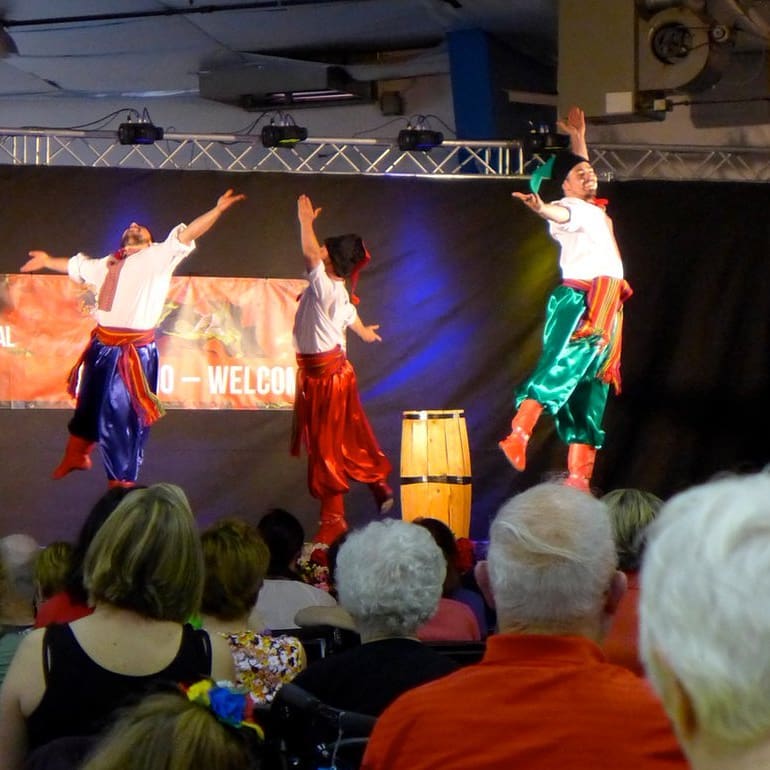Troyanda_Leth's tweet photo. 🕺💃Happy #InternationalDanceDay from Troyanda!🕺💃#ukrainiandance #barreldance #yql #lethbridge @CalgaryUkeFest @ABDanceAlliance 
 #CanadaDances #abdance https://t.co/vVDb5jzYtw