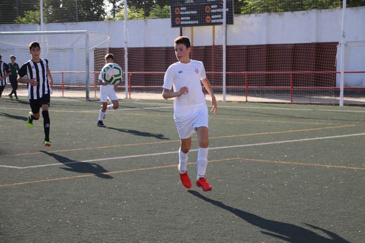 FÚTBOL: Fernando Ruíz, jugador cadete "B" Lora C.F. lorainformacion.com/futbol-fernand…