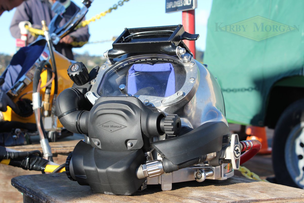 DiveKirbyMorgan's tweet photo. The Kirby Morgan Diamond. Long before you could buy we had divers diving it! https://t.co/bQaGnk1seq @DiveKirbyMorgan #commericaldiving #divehelmets #oceans https://t.co/5oith8BnJX