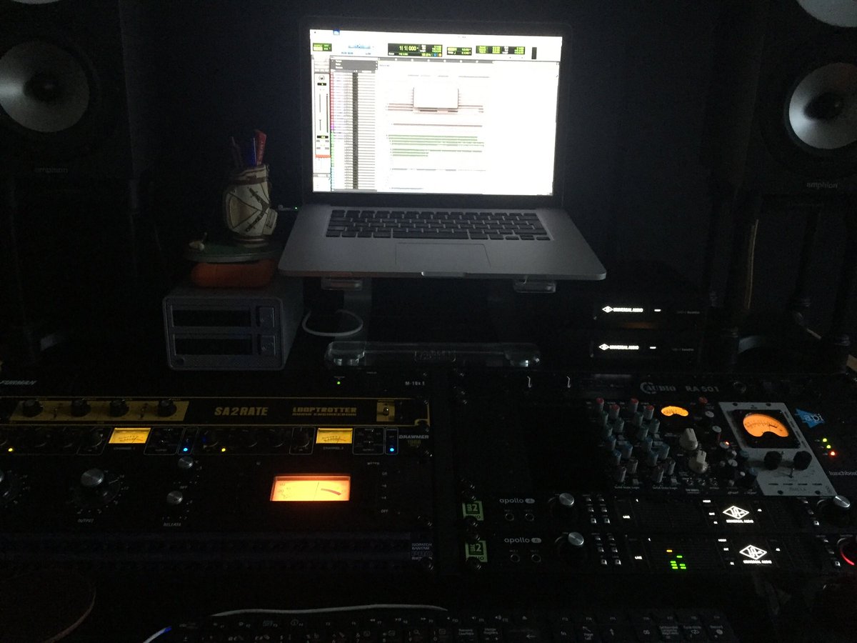 bourbizzle's tweet image. Feeling super musically inspired - just finished a mix I really like and now being super inspired by some recent @markspikestent mixes. New research project and new mixes underway- excited!