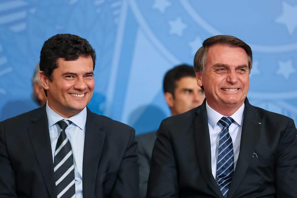 _yarazinha's tweet photo. O q deixou o Brasil triste foi essa separação aí, nada de Whindersson e Luísa
#MoroNaro https://t.co/3zHntcqp9e