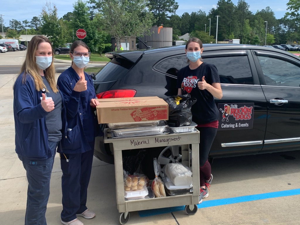RobsRockinDogs's tweet photo. We delivered lunch to the hard working staff at Lakeview Regional Medical Center. Thank you for all you do and we hope you enjoyed your lunches! It was both a happy and sad moment for us as it was our last lunch served and Rob's Rockin' Dogs is now permanently closed. https://t.co/eZtlVADw8b