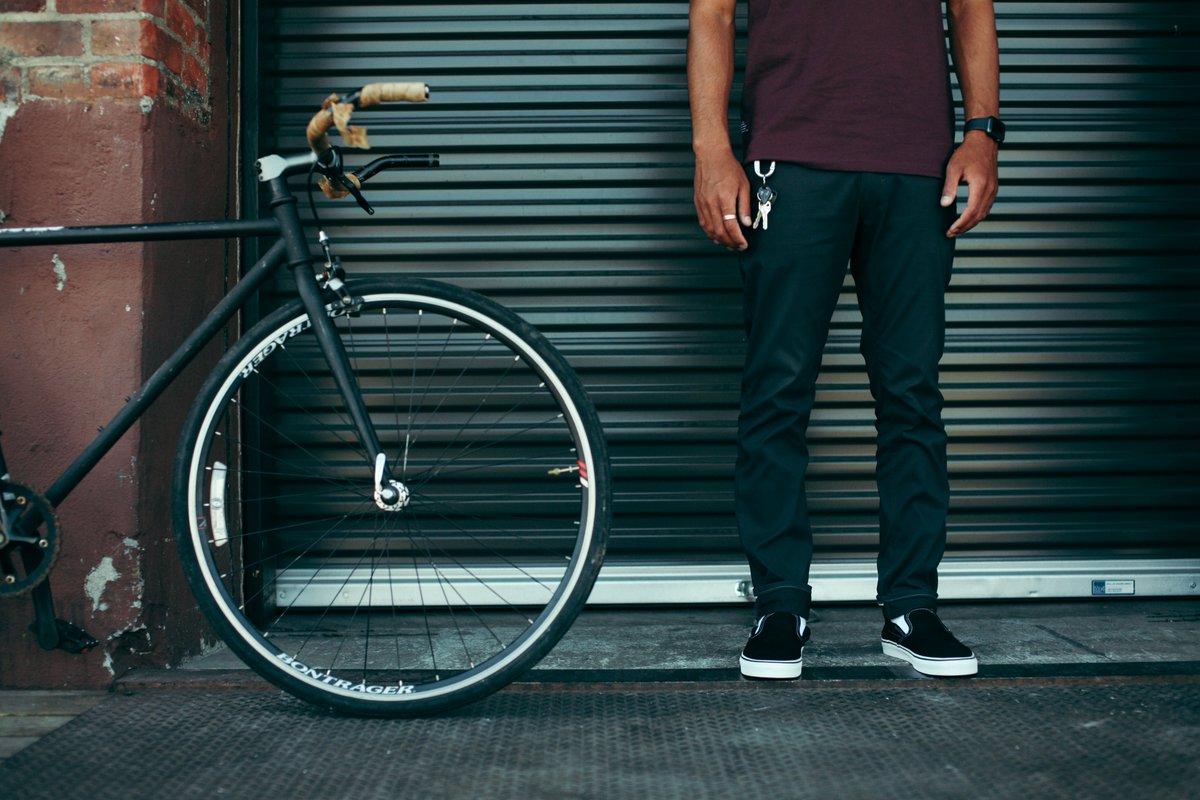 Water/Stain Resistant, Functional, and Super Stretchy... Everybody's favorite pair of pants, The Liberty Chino, is back in stock and we are introducing a new color! 🙌 Check out the full spread of the most technically tailored pant in our collection live on our site!