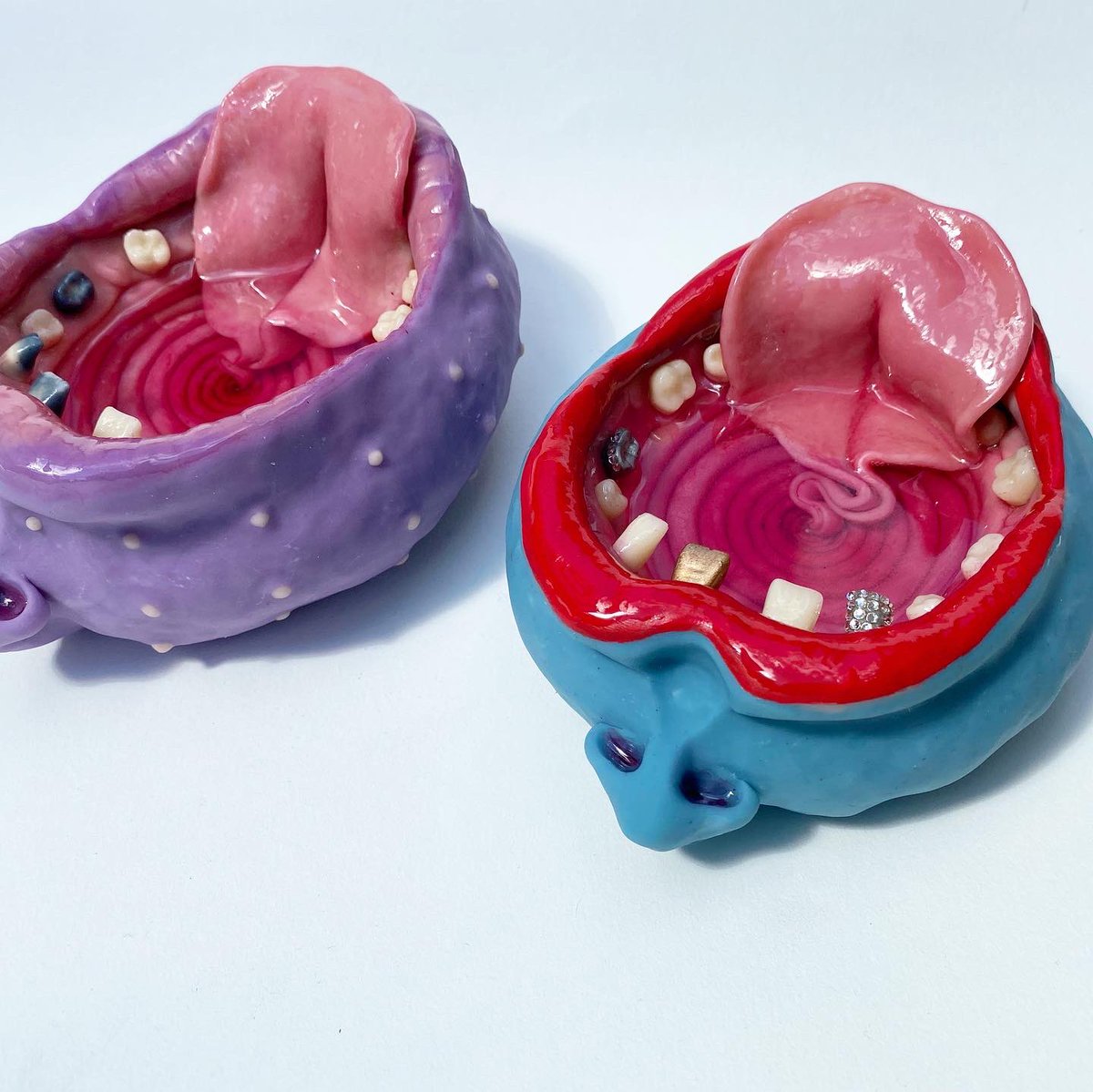 10tonfetus's tweet photo. Hi @Sethrogen sorry I keep continually harassing you about my ash trays but I am trying to be seen for my hard work! I’m a Pratt grad and have been studying art my whole life n won’t rest till I am seen!!! These are my ash trays I kno u like ash trays!! Pls consider! https://t.co/Db9lf23XmA