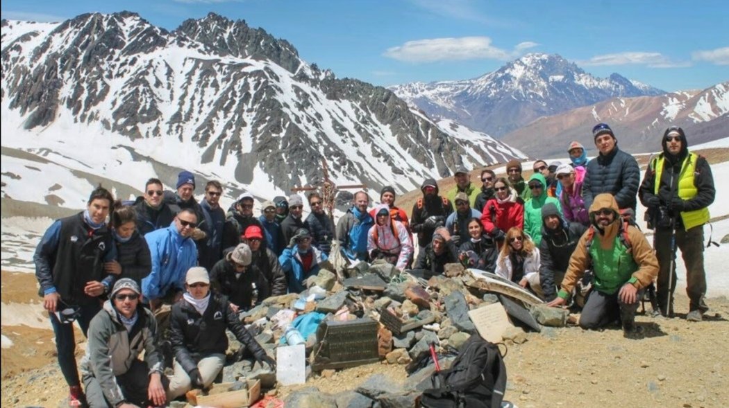 Muy bueno el Webinar "Las grandes crisis nunca avisan", con Fernando Parrado, sobreviviente de la tragedia de Los Andes, organizado por Balanz Capital. Su relato me trajo enormes recuerdos del viaje que hicimos con mis hermanos y varios amigos al Valle de las Lágrimas, en 2018.