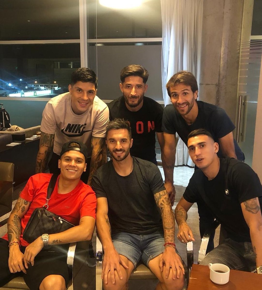 DiarioOle's tweet photo. Gran gesto del plantel de River con los trabajadores del club: Primero cobran el sueldo los 1.143 empleados de la institución👏

➡️https://t.co/oZOgnpiUcr https://t.co/NyoN9g3Ghy