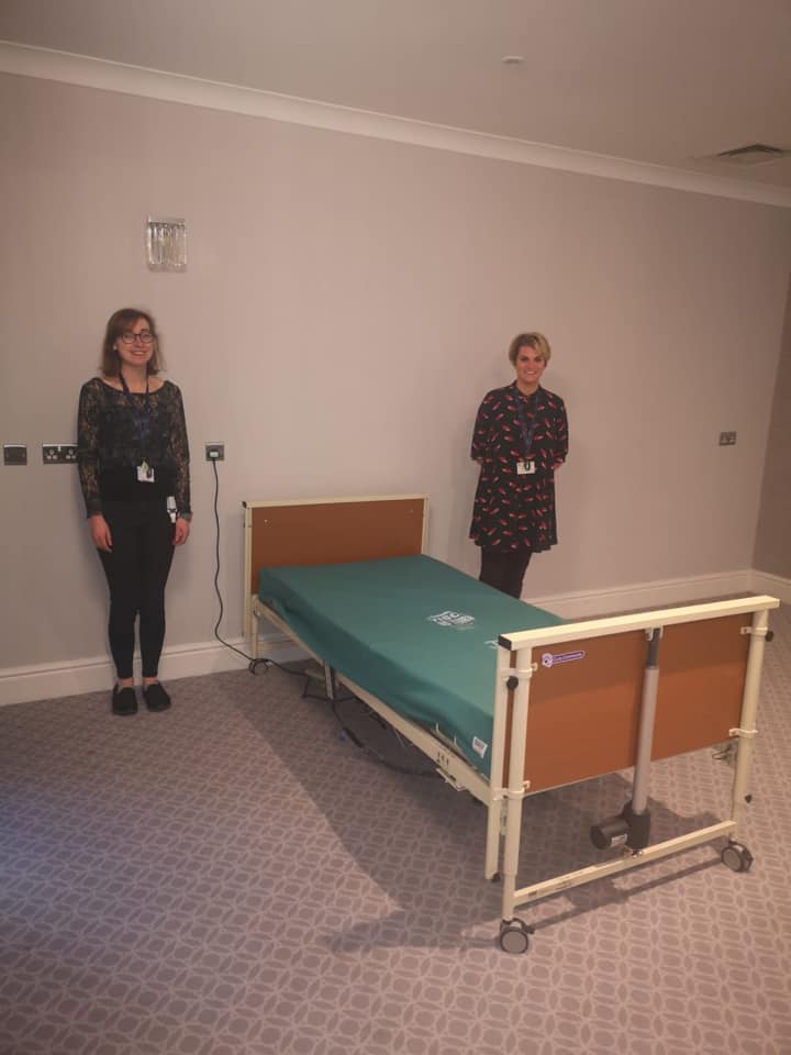RochdaleCouncil's tweet photo. Our adult care occupational therapists are carrying out vital work to support residents during the Coronavirus pandemic. They are assisting with hospital discharges, assessing for equipment &amp; ensuring residents are supported at home. Thanks to all our OTs for their work👏👏👏 https://t.co/GPMH3TIigV