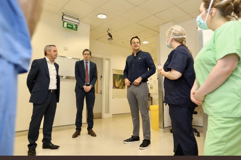 I’m not front line-but I haul my 63 year old derriere to the hospital daily incurring some risk. For <a href="/LeoVaradkar/">Leo Varadkar</a> <a href="/paulreiddublin/">Paul Reid</a> <a href="/SimonHarrisTD/">Simon Harris TD</a> to stage photo-ops with critical staff is irresponsible. How many photogs/drivers?