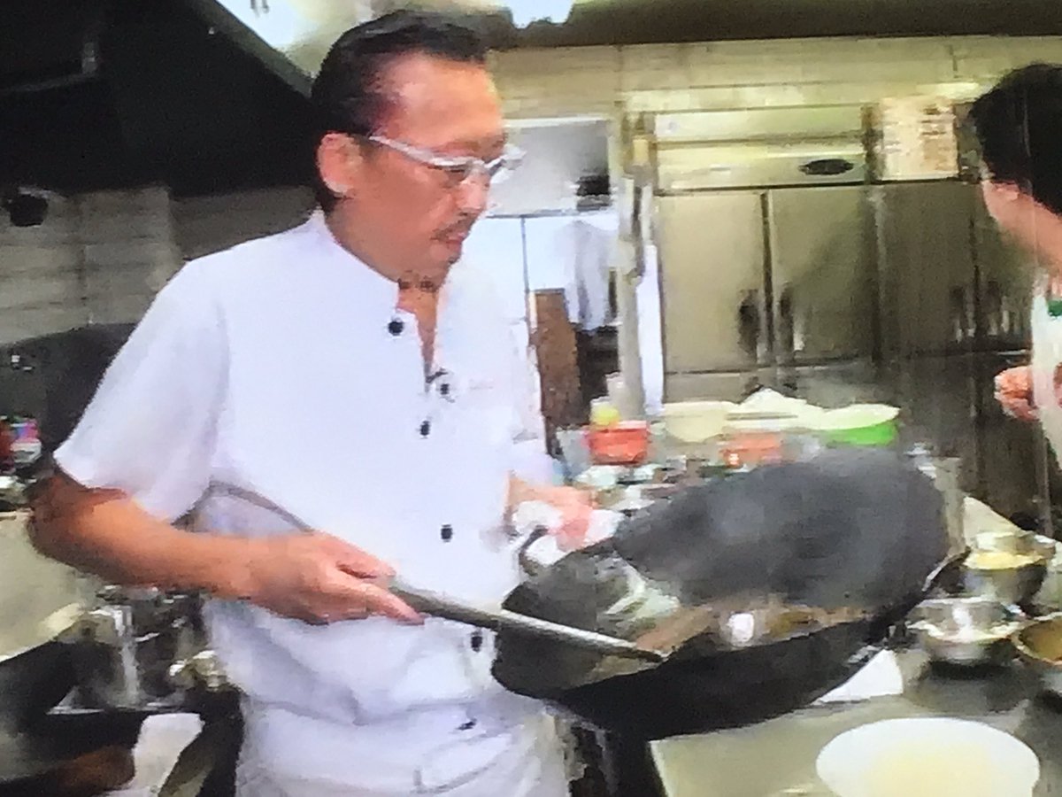 Shinsei On Twitter カレーの門戸 中華料理店のカレーは何故美味しいのか ロケは横浜中華街 神戸の南京町 中華街 から少し歩いた所にある元町の中華料理店でみんなカレー食べてたのビックリした 検索したらカレーが有名なお店でした 添付写真はテレビから