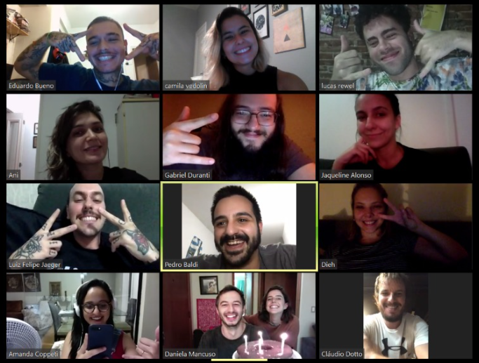 lcsrwl's tweet photo. e a galera que acabou de fazer uma FESTA SURPRESA pelo zoom....

isso é tão 2020 https://t.co/YmMSGX0Z2q