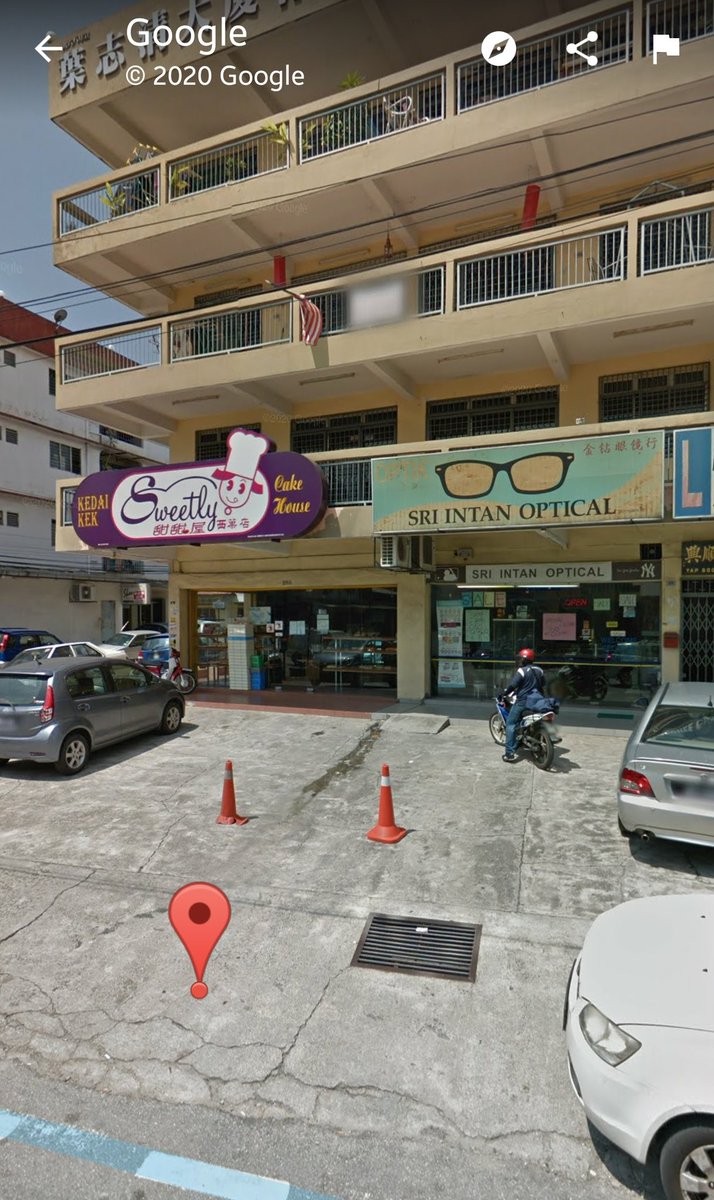 BorderPolish's tweet photo. @BrendonHope Sorry to piss on your fireworks, but you can see this view on google streetview.

So you still think this fakery is London?

Sri Intan Optical
19, Jalan Besar Selayang Baru, Selayang Baru, 68100 Batu Caves, Wilayah Persekutuan Kuala Lumpur, Malaysia
https://t.co/qv2hGNNg0b https://t.co/7hcdvWK1FC