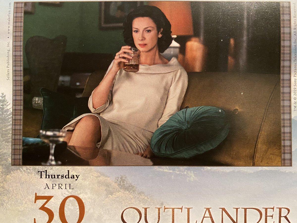 green_m_and_m's tweet photo. Happy Thursday!! Even Claire is having a #dramforsam on his special day 🤣 Happy 40th ISO Birthday @SamHeughan @caitrionambalfe 🥃🥳🥃🥳 https://t.co/ukfrGWP7Hw