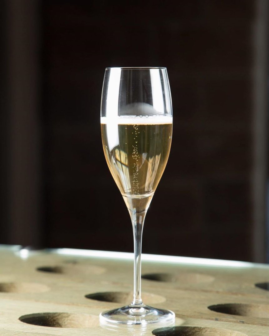 RealAgentATL's tweet image. Life is still full of sparkle. We hope this finds you healthy and well. We're looking forward to being less distant and seeing you all in the near future. Take care and see you soon!

#WinedownWednesday 
#Quarantinewithwine