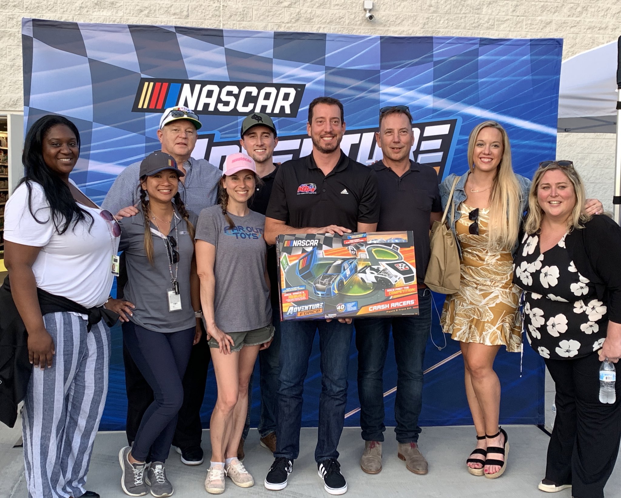 Happy 35th Birthday to NASCAR champ and fan Kyle Busch! 