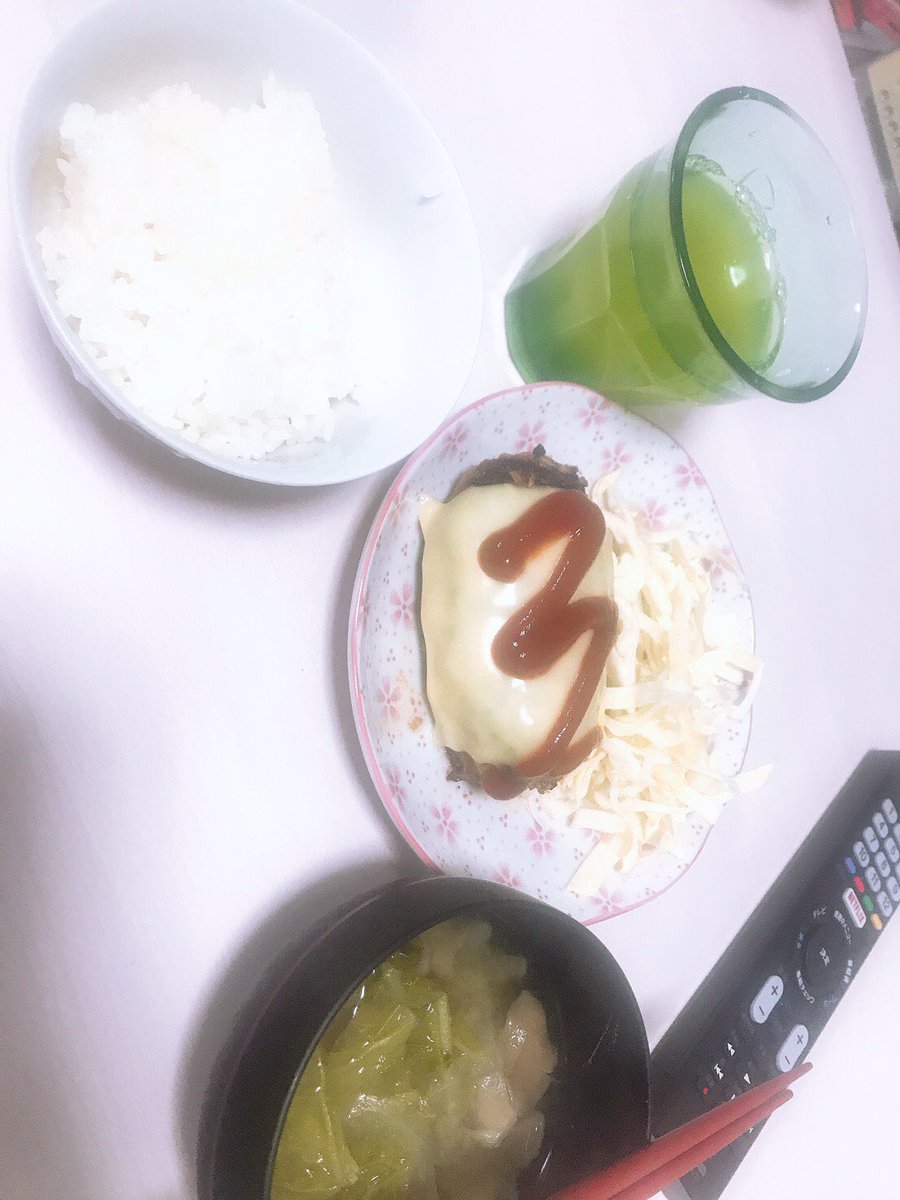 mayuppiyon's tweet photo. 9時に帰るって言われて夕飯作ったのに
緊急オペで今日は帰らないって夕飯作ったあとに言われた🥺
わたしの夕飯より人の命大事だもんなぁ笑でもせっかく作ったのに…自分のだけ食べた！美味しかった！ https://t.co/ip3V7c9pcV