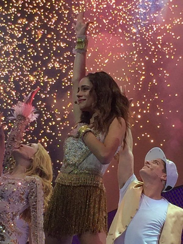 safetyyneedy's tweet photo. Hace 8 años empezaba Violetta y wow no puedo creer que haya pasado tanto. Me acuerdo como si fuera ayer lo feliz que era llegando del colegio corriendo solo para ver un capítulo nuevo🥺fui tan feliz y crecí con este elenco,que mejor no pudo haber❤️los amo siempre #8añosdeVioletta https://t.co/v1sStEhxIq