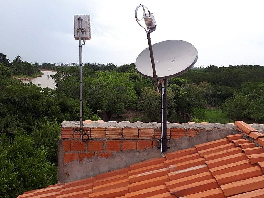 LatamSatelital's tweet photo. #Hispasat despliega 50 puntos WiFi en #Brasil
Junto a #Facebook y #EasyTV, responsable de la instalación, mantenimiento y venta de los cupones de acceso, Hispasat tienen planificado cubrir más de 3 mil localidades sobre la banda Ka HTS del Amazonas-5
https://t.co/tn2V7AUIyi https://t.co/uCzOUrfEZV