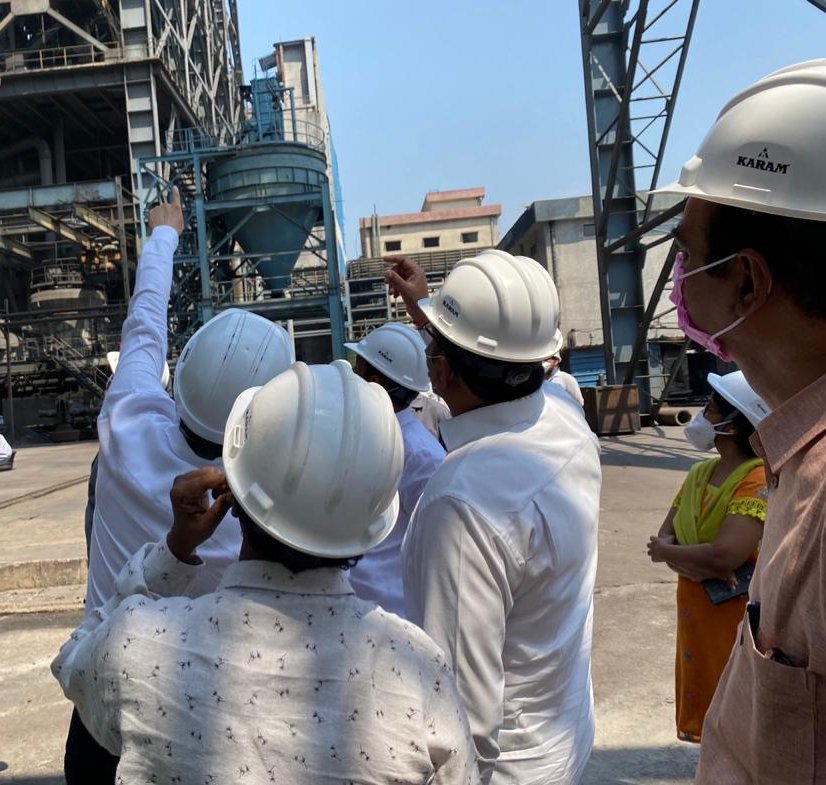 prajaktdada's tweet photo. महाराष्ट्रातील सर्वात मोठ्या औष्णिक वीज निर्मिती केंद्राला (चंद्रपूर सुपर थर्मल पॉवर प्लँट) भेट दिली. कोरोनाच्या पार्श्वभूमीवर देखील महाजेनेको येथील कर्मचारी जीवाची बाजी लावून वीज निर्मितीचे कार्य करत आहेत ही प्रशंसनीय बाब आहे. @PawarSpeaks @Jayant_R_Patil @supriya_sule https://t.co/N74Bh0J0vY