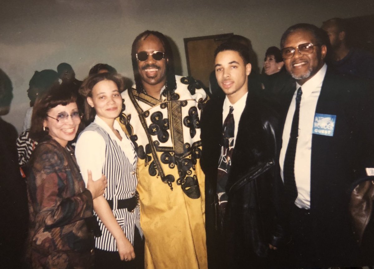 thatjohnsonboyy's tweet photo. ☕️ #TBT so Cheers 🥂 🍾to ClassicPics, #TreasuredMemories out with Family, and to yesterday when the entire world 🌎 of #Quality music lovers celebrated by saying Happy 70th Birthday 🎂 🎉🎊🎁To My Favorite Songwriter, The Music Genius Stevie Wonder! #QualityMusic on all week! 🎧 https://t.co/Azq00P1gEa